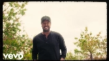 動画サムネイル Country And She Knows It